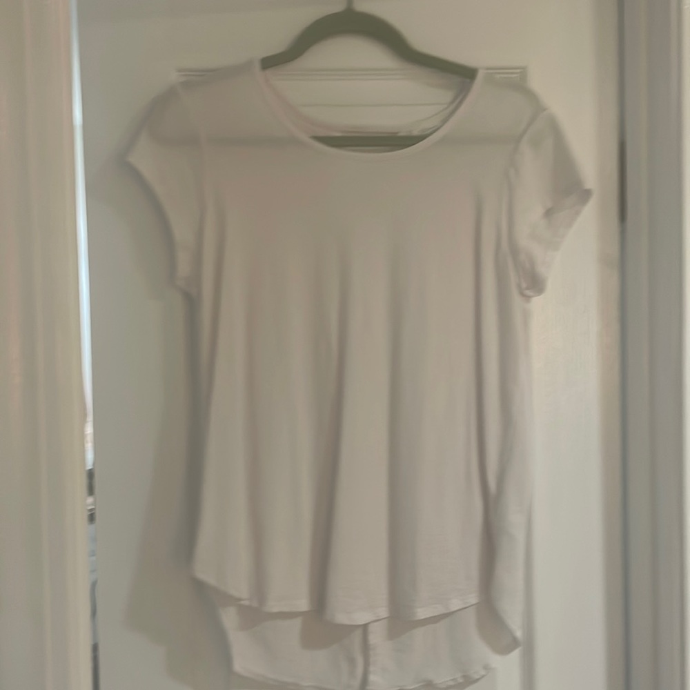 White tee. Size: M